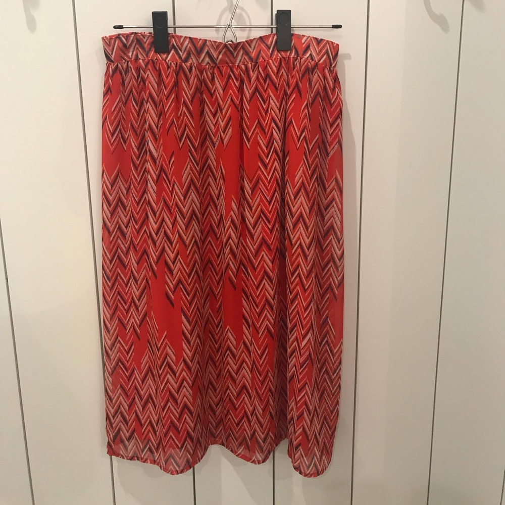 Red, Midi Skirt with Chevron Print